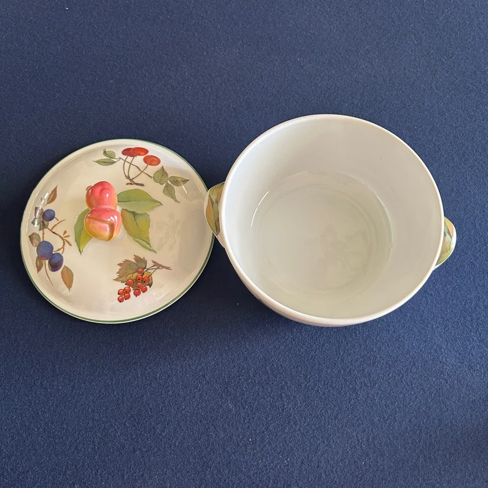 Royal Worcester Evesham Vale 8